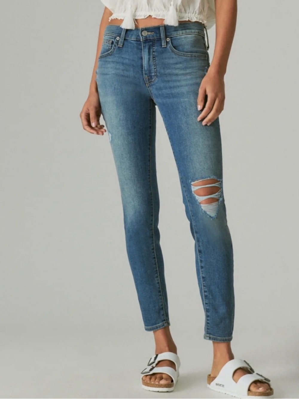 LUCKY BRAND Mid Rise Skinny "Ava" Jeans 4/27 distress